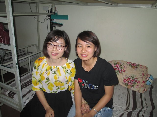  Nông Thị Bích Ngọc luôn được các bạn tin yêu, giúp đỡ việc đi lại. Ảnh: Ngọc Thi 