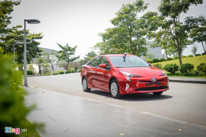 Oto chay 100 km het 3 lit xang cua Toyota chuan bi ban tai VN hinh anh 1