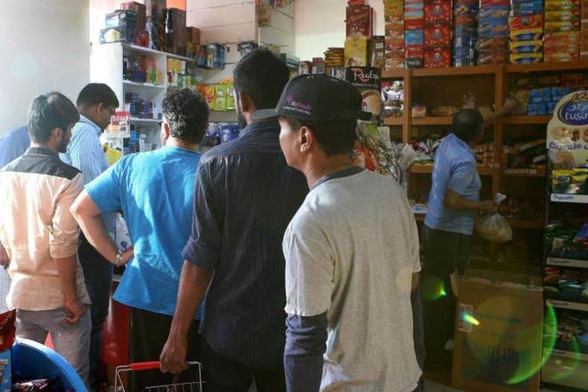 Dan Qatar lo tich tru luong thuc sau vu Vung Vinh 'tay chay' hinh anh 1