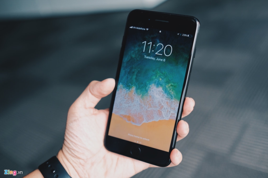 Dung thu iOS 11 tren iPhone 7 Plus o VN hinh anh 1