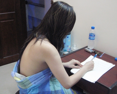 mao nhan nu sinh de ban dam gia cao hinh anh 1