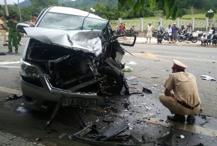 nguyen nhan ban dàu vụ 2 oto dói dàu khién 9 nguòi bị thuong hinh anh 1