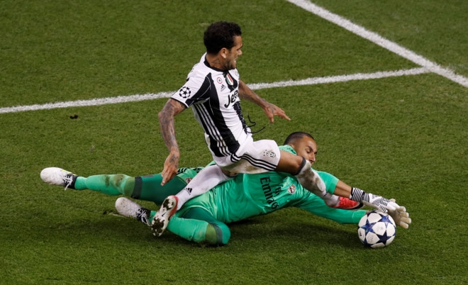 Noi bo Real Madrid gian tiep khien vu De Gea do be? hinh anh 1
