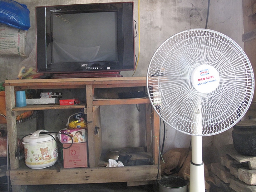Ông điếc bà mù mỗi bữa ăn chỉ 5.000 đồng vẫn yêu thương, chiều chuộng nhau - ảnh 21