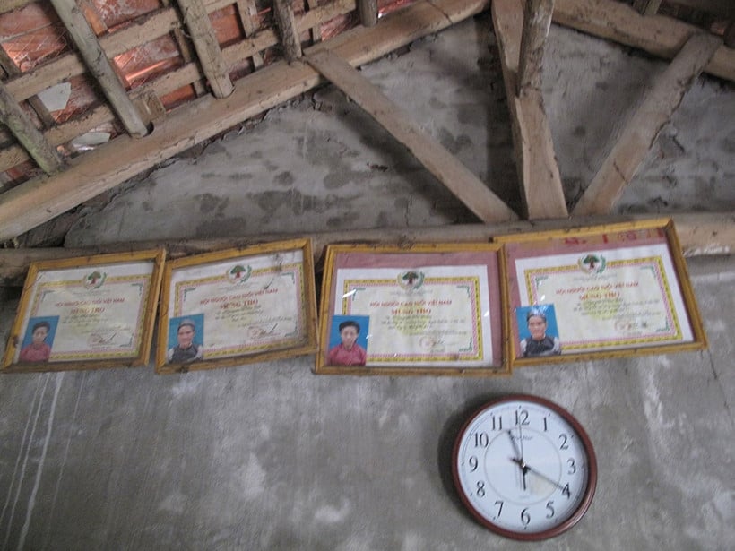 Ông điếc bà mù mỗi bữa ăn chỉ 5.000 đồng vẫn yêu thương, chiều chuộng nhau - ảnh 22