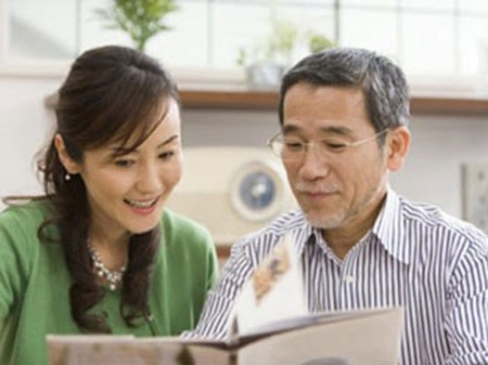 Chong gia vo tre 'la tien' hay se 'tan hoang cua nha'?