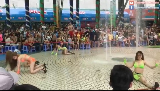 Dam Sen phai giai trinh vu nhay sexy truoc mat thieu nhi hinh anh 1