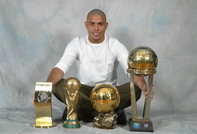 Ronaldo béo có mọi danh hiệu cao quý, trừ Champions League