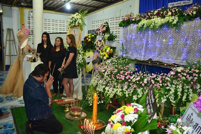 le-tang-hoa-hau-thai-19-tuoi-tran-ngap-hinh-anh-ngay-dang-quang-3
