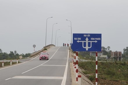 mot cong dan thang kien chu tich thanh pho hinh anh 1
