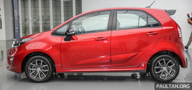 Proton Iriz 2017 - Ô tô siêu rẻ khiến người Việt phát thèm - Ảnh 6.