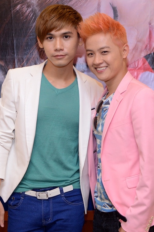 Ca si Viet noi gi ve 7 ngay be boi cua T.O.P (Big Bang)? hinh anh 3