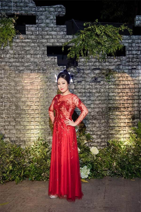 troi ban ve dep hon nguoi, nhung hh ngo phuong lan cu tu dim sac dang tiec - 7