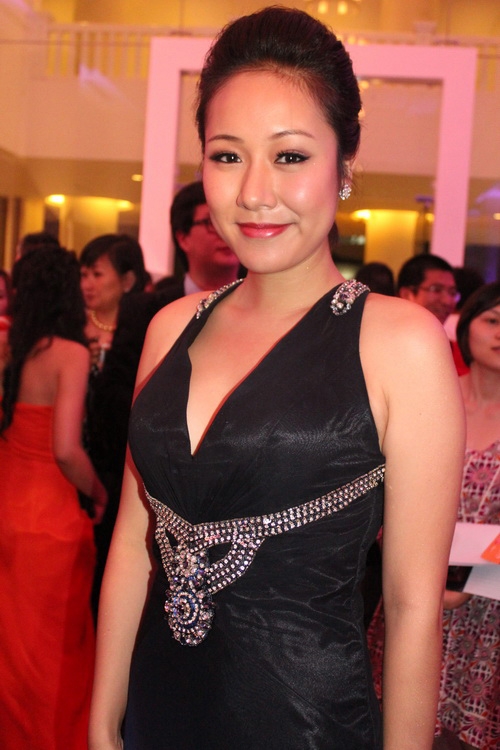 troi ban ve dep hon nguoi, nhung hh ngo phuong lan cu tu dim sac dang tiec - 8
