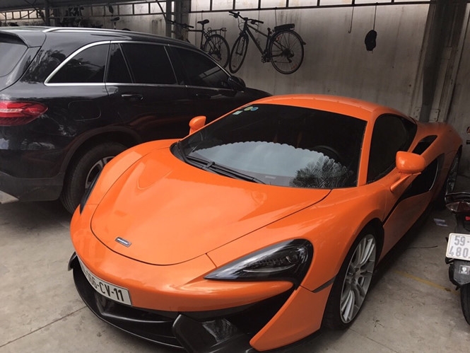 Siêu xe không phải do Hoàng “béo” đứng tên /// Ảnh: CTV