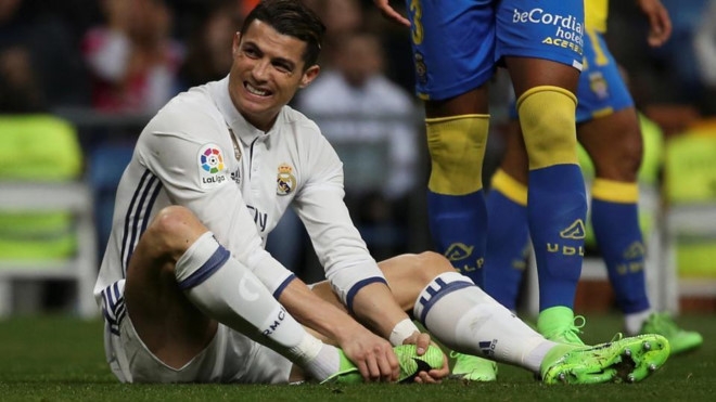 Zidane khong cho Ronaldo ra san o tran gap MU hinh anh 1