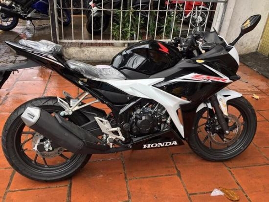 Honda CBR150R 2017 ve Viet Nam, gia hon 110 trieu hinh anh 1