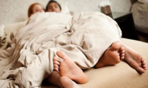 Người đàn bà ngoại tình trước mặt các con