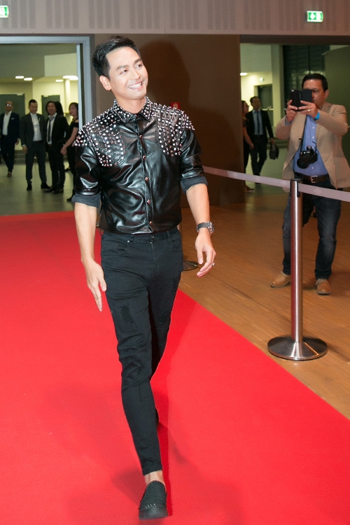 Người đẹp khoe dáng trên thảm đỏ 'Đêm hội chân dài' ở Đức