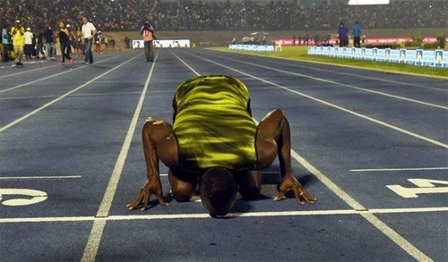 bolt-thang-cuoc-dua-100m-cuoi-cung-o-que-nha-2