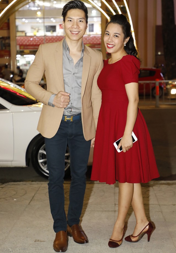 chi-gai-nam-em-sanh-doi-nguoi-tinh-dong-tinh-di-event-8
