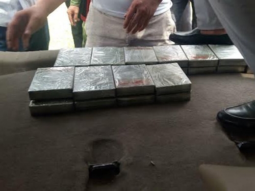 hanh-trinh-truy-bat-tai-xe-cho-heroin-thao-chay-trong-tieng-sung