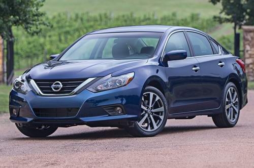 nissan trang bi phanh tu dong cho tat ca xe tu 2018 hinh anh 1