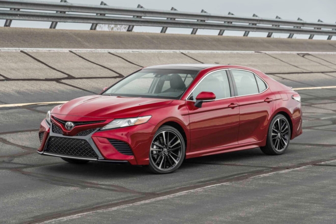 Camry 2018 - no luc cua Toyota trong thoi dai SUV hinh anh 1