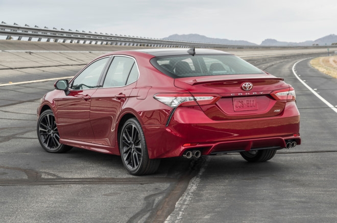 Camry 2018 - no luc cua Toyota trong thoi dai SUV hinh anh 2