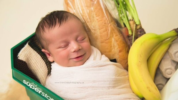Đi siêu thị mua đồ, bà mẹ bất ngờ có được món hời không thể tin nổi - Ảnh 1.