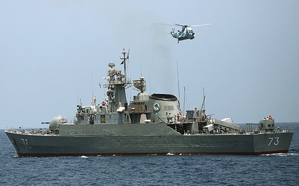 Doi hinh tau chien hung hau cua hai quan Iran hinh anh 3