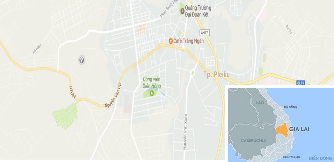 Nam thanh nien tu vong trong tu the treo co tren cay thong hinh anh 2