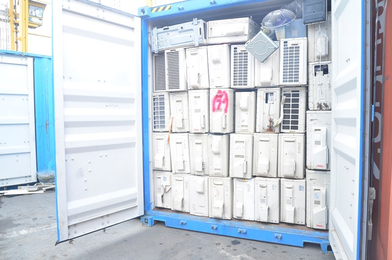 3 container chứa “rác thải” được nhập từ nước ngoài về Việt Nam - 3