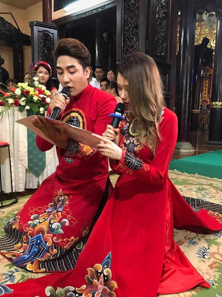 Ca si Huy Nam nhom La Thang bat ngo cuoi vo hinh anh 2