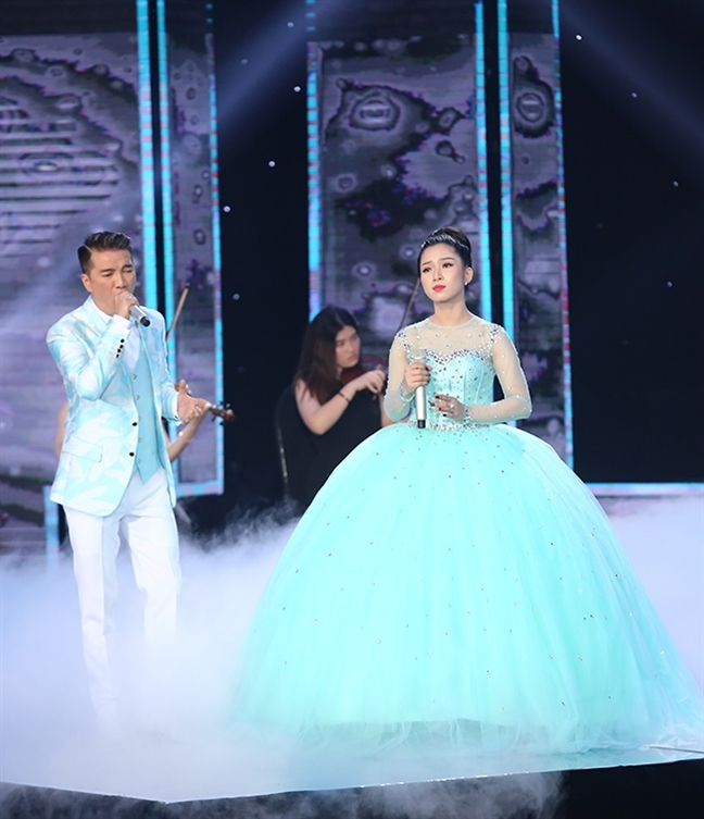 Helen Thuy dang quang Than tuong Bolero 2017: Giau vi gao, bao vi tien!