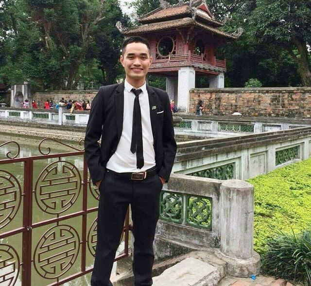Và đây là Trần Văn Tài khi không bị nhuộm xanh bởi thuốc trị bệnh thủy đậu.