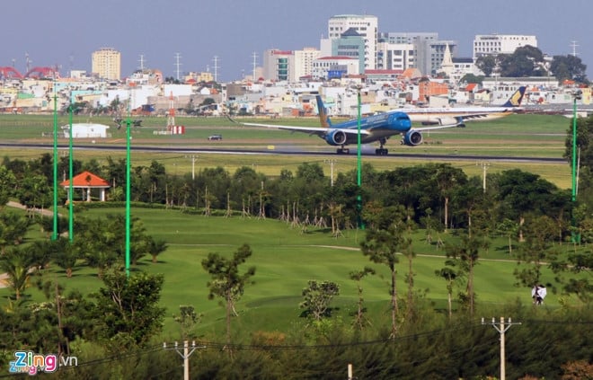 Ong Nguyen Duc Kien: Hop dong san golf Tan Son Nhat vo hieu hinh anh 2