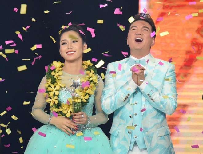 Fan Dam Vinh Hung miet mai 'cay' tin nhan cho Than tuong Bolero hinh anh 1