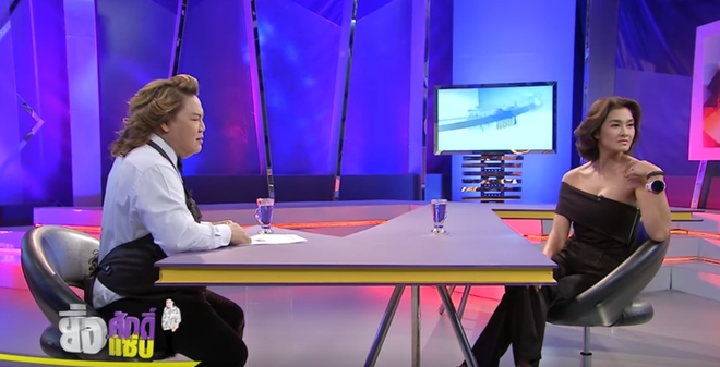 Scandal HLV đi trễ và Hữu Vi ngồi lên bàn của The Face Vietnam được chị Đại Lukkade mang lên hẳn talkshow Thái Lan! - Ảnh 1.