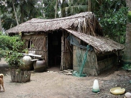 Cô gái bị 