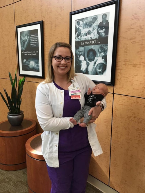 these-nurses-are-holding-graduation-ceremonies-for-babies-leaving-the-nicu-4