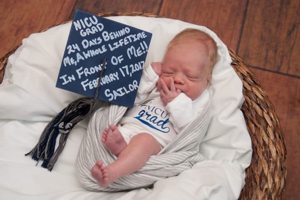 these-nurses-are-holding-graduation-ceremonies-for-babies-leaving-the-nicu-8