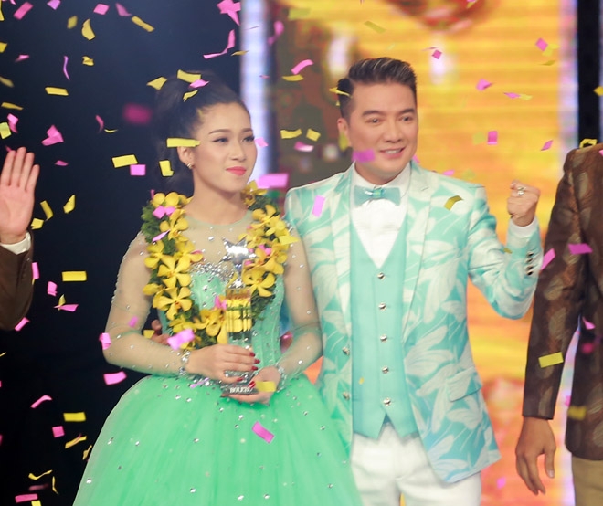 Hellen Thủy - 