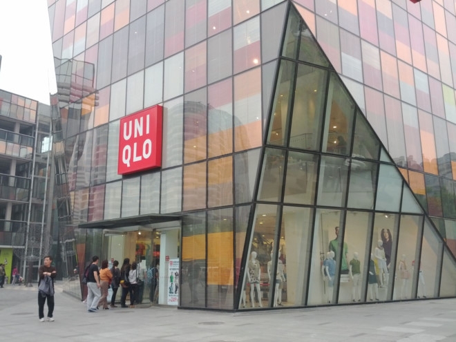 Sau H&M, Zara, den luot Uniqlo mo cua hang dau tien tai Sai Gon? hinh anh 2