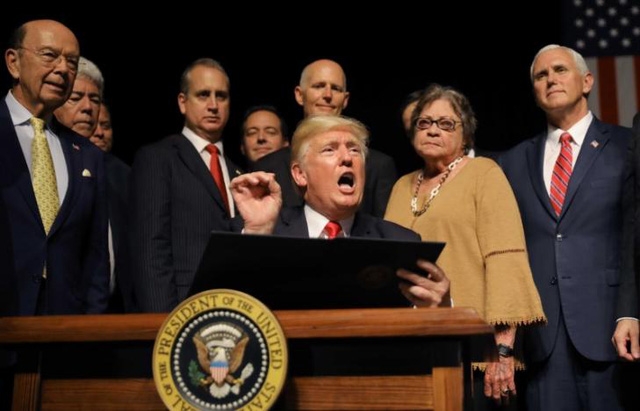 Tổng thống Donald Trump phát biểu sau khi ký sắc lệnh điều chỉnh chính sách với Cuba. 