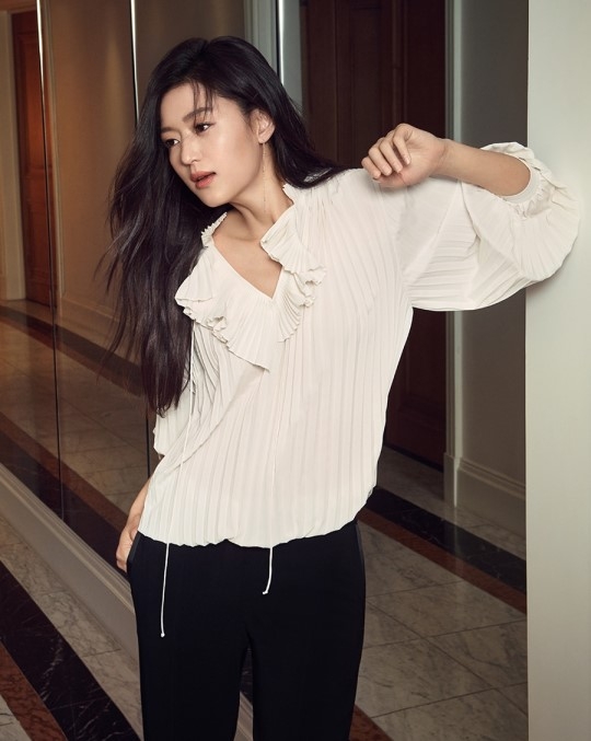 quy-tu-nha-mo-chanh-jeon-ji-hyun-lan-dau-lo-dien-1