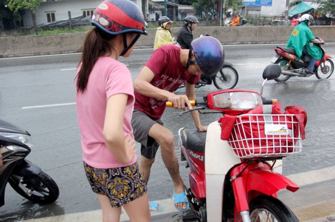 Sai Gon mua lon, nhieu tuyen duong ngap nang hinh anh 2