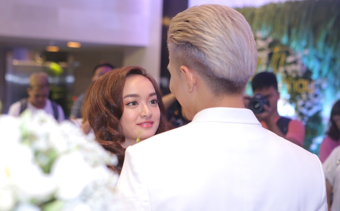 will-quan-quyt-ben-ban-gaikaity-nguyen-trong-ngay-ra-mat-mv-5