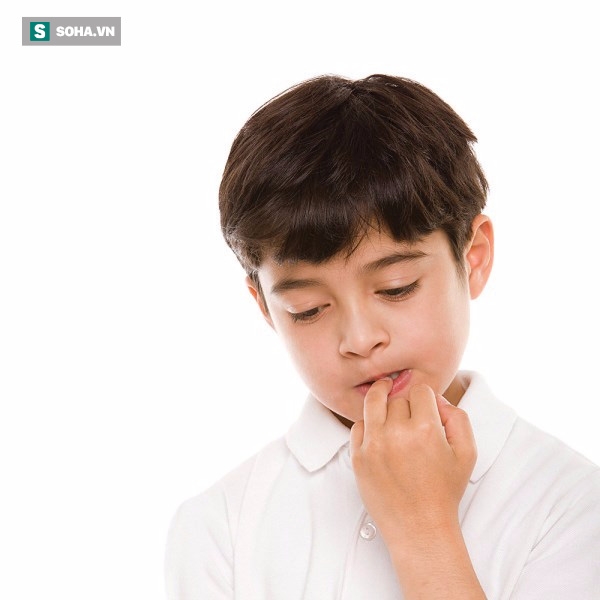 2 thói quen xấu hại trẻ cả đời nhưng nhiều mẹ vẫn dung túng để con làm - Ảnh 1.