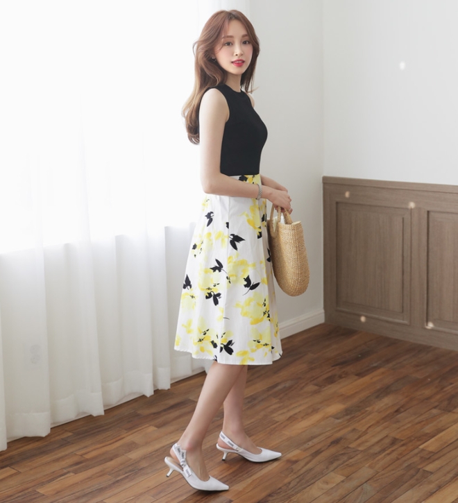 Áo phông, quần jeans, dép lê... đồ đi chơi mà diện đi làm vẫn đẹp, thanh lịch miễn chê! - Ảnh 9.